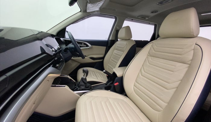 2022 KIA CARENS LUXURY PLUS 1.4 PETROL 6 STR, Petrol, Manual, 4,710 km, Right Side Front Door Cabin