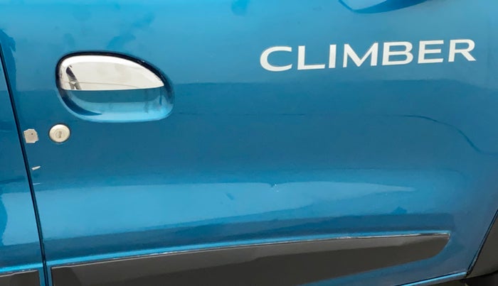 2022 Renault Kwid CLIMBER 1.0 (O), Petrol, Manual, 15,517 km, Driver-side door - Slightly dented