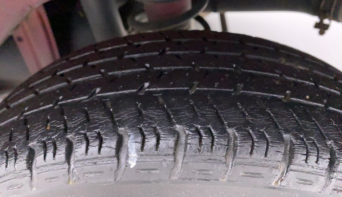 2016 Maruti Alto K10 VXI P, Petrol, Manual, 38,942 km, Left Rear Tyre Tread