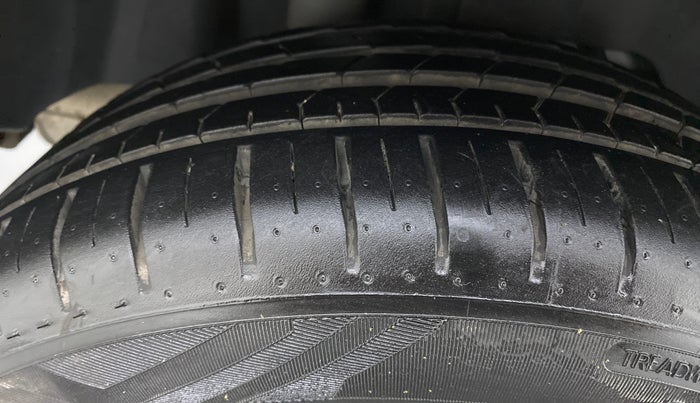 2018 Ford Figo Aspire 1.5 TITANIUM DIESEL, Diesel, Manual, 37,167 km, Right Rear Tyre Tread