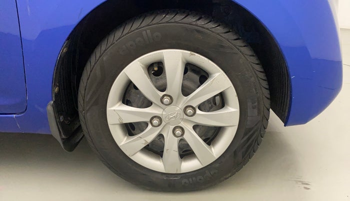 2013 Hyundai Eon SPORTZ, Petrol, Manual, 44,297 km, Right Front Wheel