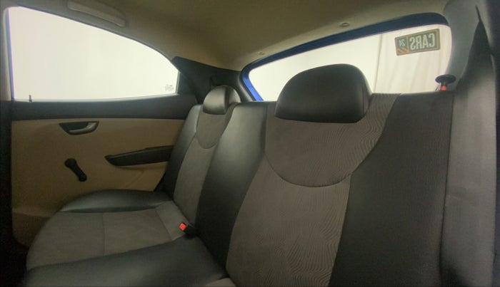 2013 Hyundai Eon SPORTZ, Petrol, Manual, 44,297 km, Right Side Rear Door Cabin