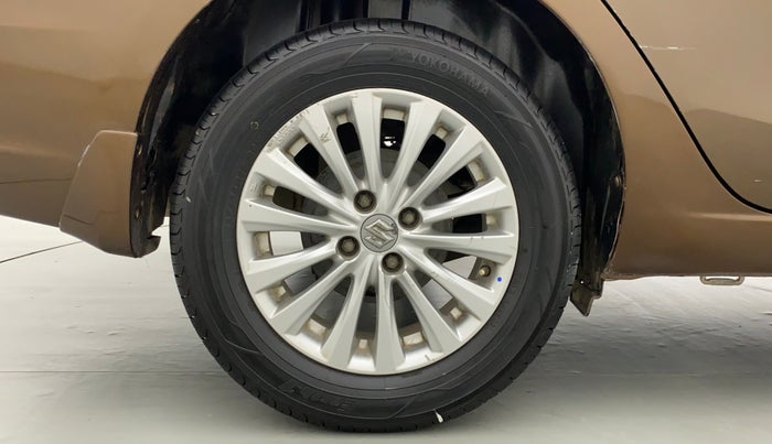 2015 Maruti Ciaz ZXI, Petrol, Manual, 79,110 km, Right Rear Wheel