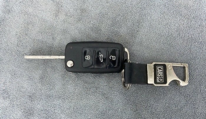 2012 Volkswagen Vento HIGHLINE PETROL AT, Petrol, Automatic, 66,606 km, Lock system - Central lock not working