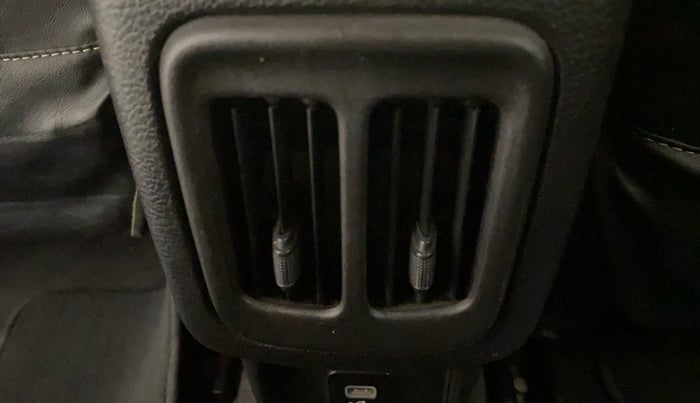 2017 Jeep Compass 2.0 LONGITUDE (O), Diesel, Manual, 63,836 km, Rear AC Vents