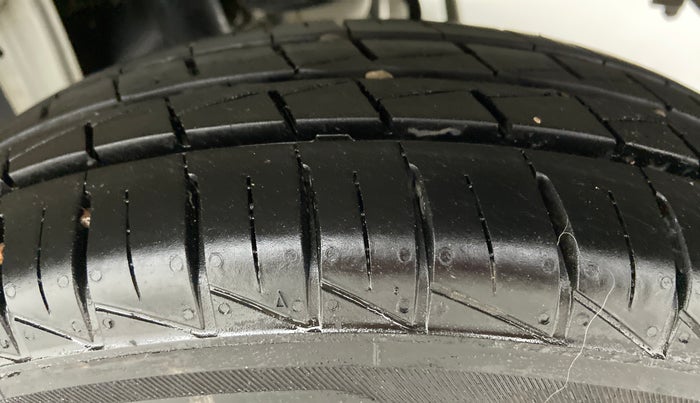 2019 Maruti Alto VXI, Petrol, Manual, 4,237 km, Left Rear Tyre Tread