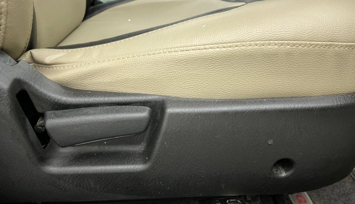 2019 Maruti Alto VXI, Petrol, Manual, 4,237 km, Driver Side Adjustment Panel