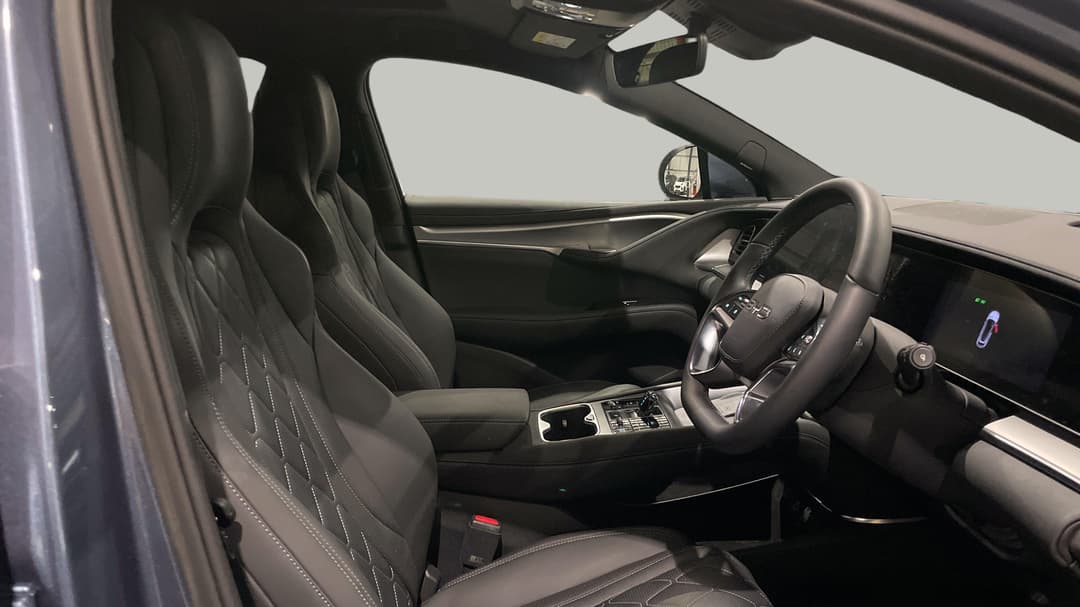 2025 Byd Sealion 7 Premium, Automatic, 6849 km, Right Side Front Door Cabin View