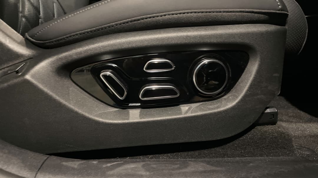 2025 Byd Sealion 7 Premium, Automatic, 6849 km, Drivers Side Adjustment Panel
