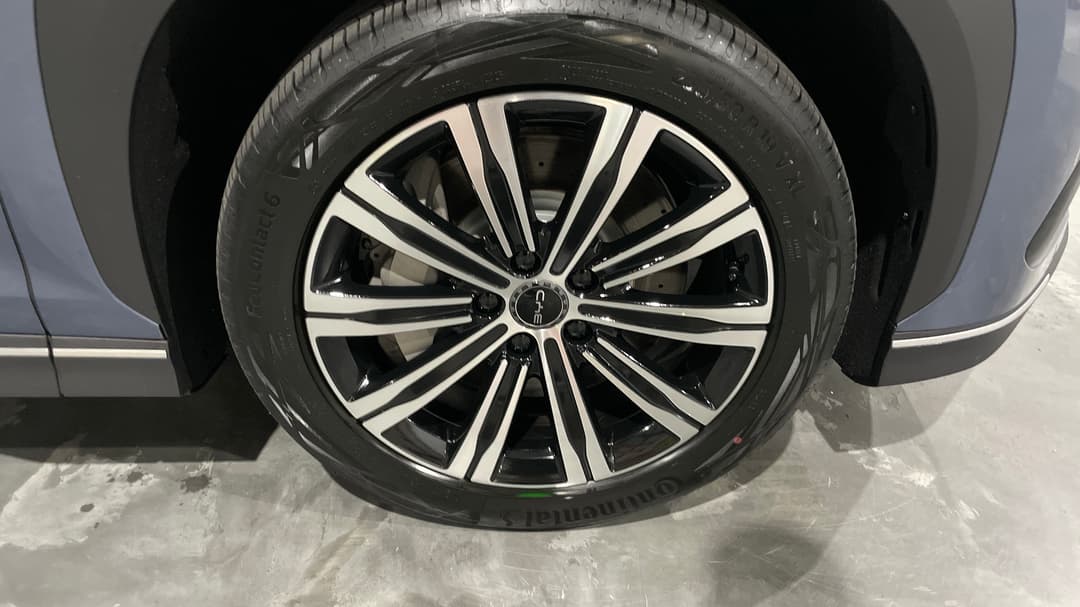 2025 Byd Sealion 7 Premium, Automatic, 6849 km, Right Front Wheel