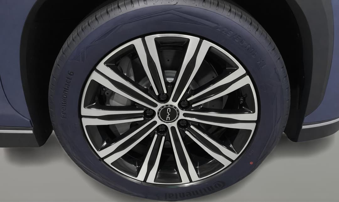 2025 Byd Sealion 7 Premium, Automatic, 6849 km, Right Front Wheel