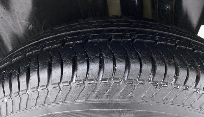 2017 Maruti Swift VXI, Petrol, Manual, 36,836 km, Left Rear Tyre Tread