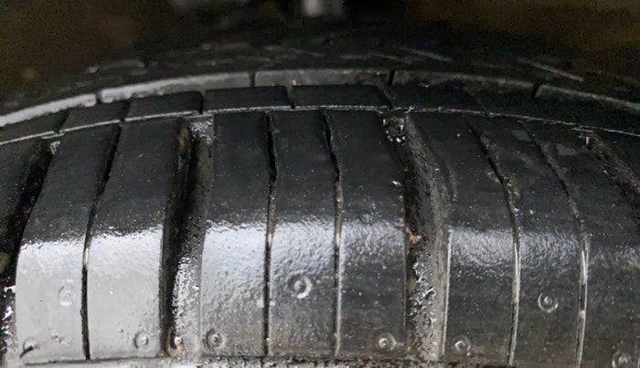 2015 Maruti Celerio VXI AMT, Petrol, Automatic, 51,464 km, Right Front Tyre Tread