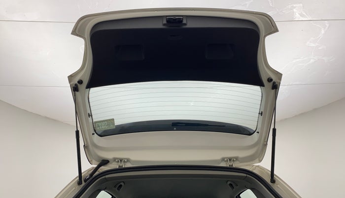 2019 Volkswagen Polo HIGHLINE 1.0L, Petrol, Manual, 65,689 km, Boot Door Open