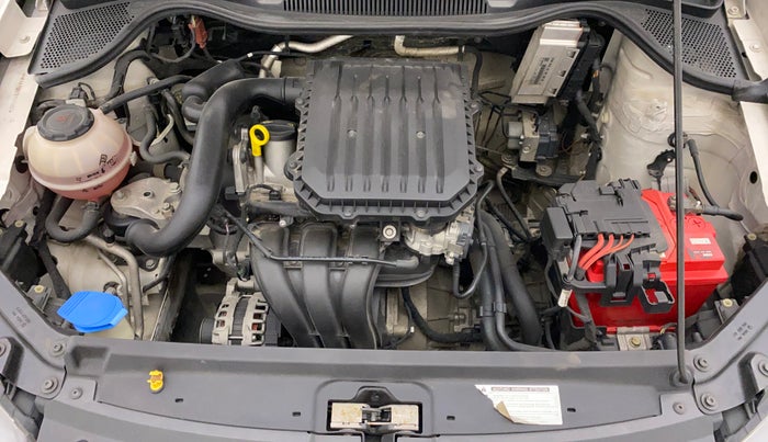 2019 Volkswagen Polo HIGHLINE 1.0L, Petrol, Manual, 65,689 km, Open Bonet
