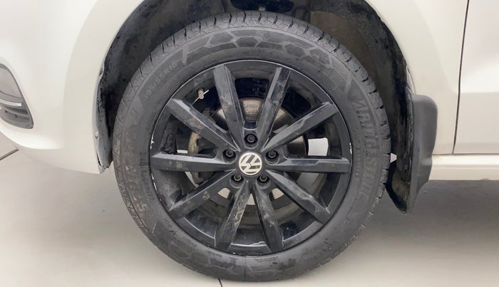 2019 Volkswagen Polo HIGHLINE 1.0L, Petrol, Manual, 65,689 km, Left Front Wheel