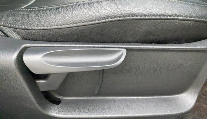 2019 Volkswagen Polo HIGHLINE 1.0L, Petrol, Manual, 65,689 km, Driver Side Adjustment Panel