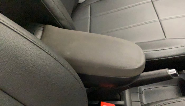 2019 Volkswagen Polo HIGHLINE 1.0L, Petrol, Manual, 65,689 km, Driver seat - Armrest has miinor damage