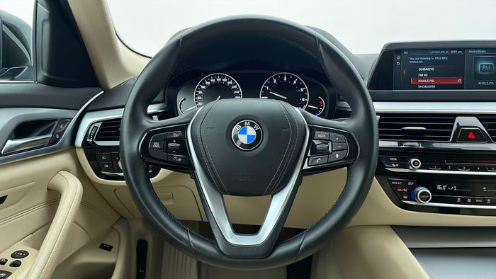 BMW 5 SERIES-Steering Wheel Close-up