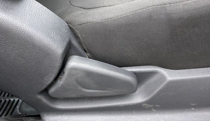 2016 Renault Kwid RXT, Petrol, Manual, 28,177 km, Driver Side Adjustment Panel