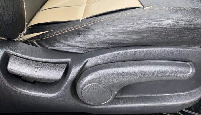 2014 Hyundai Elite i20 SPORTZ 1.2, Petrol, Manual, 68,295 km, Driver Side Adjustment Panel