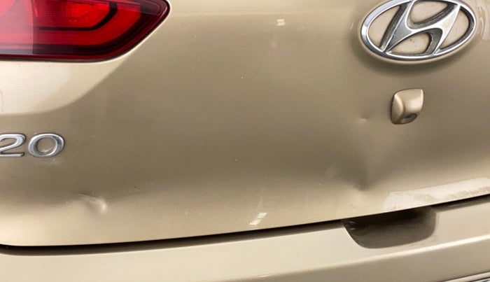 2014 Hyundai Elite i20 SPORTZ 1.2, Petrol, Manual, 68,295 km, Dicky (Boot door) - Slightly dented