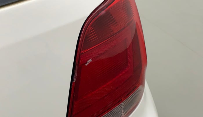 2016 Volkswagen Polo HIGHLINE1.2L, Petrol, Manual, 1,05,147 km, Right tail light - Minor damage
