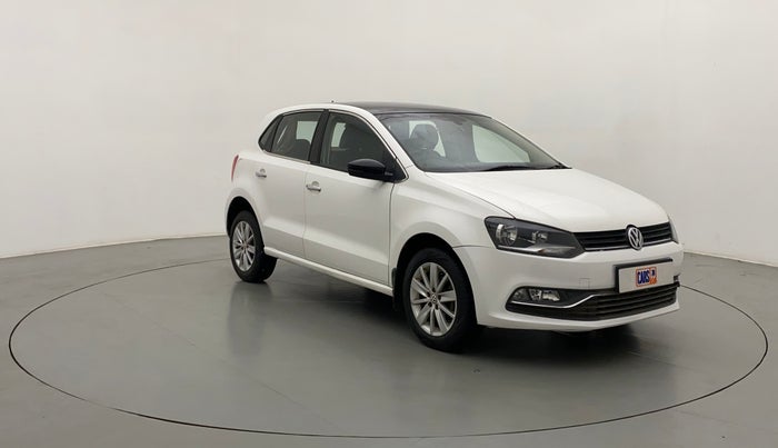 2016 Volkswagen Polo HIGHLINE1.2L, Petrol, Manual, 1,05,147 km, Right Front Diagonal