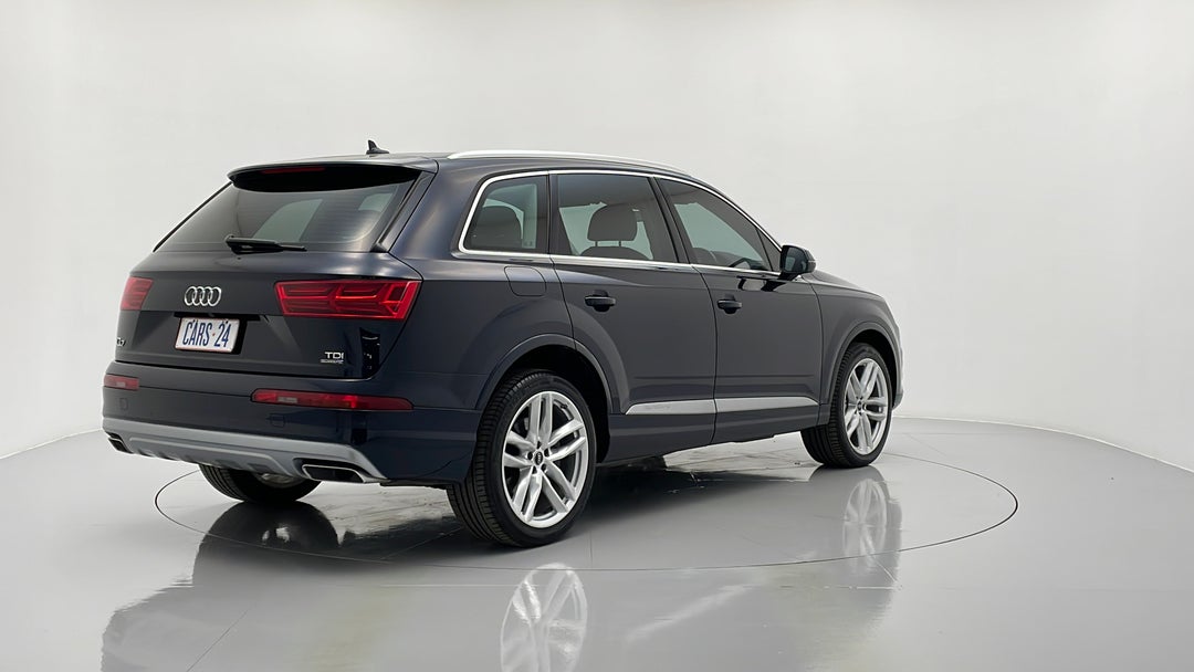 Right Back Diagonal (45- Degree) View