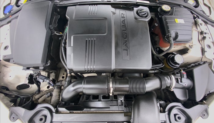 2015 Jaguar XF 2.2 DIESEL LUXURY, Diesel, Automatic, 82,918 km, Engine Bonet View