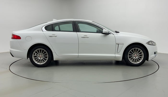 2015 Jaguar XF 2.2 DIESEL LUXURY, Diesel, Automatic, 82,918 km, Right Side View