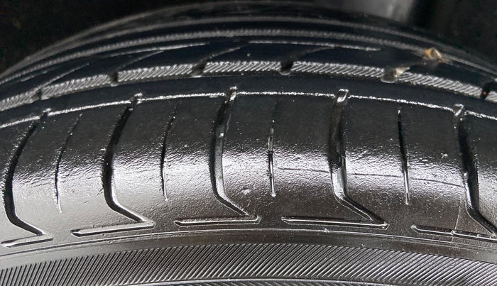 2016 Maruti Baleno ZETA 1.2 K12, Petrol, Manual, 1,03,962 km, Left Rear Tyre Tread