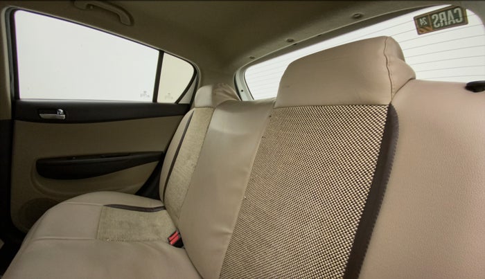 2011 Hyundai i20 MAGNA 1.2, Petrol, Manual, 85,281 km, Right Side Rear Door Cabin