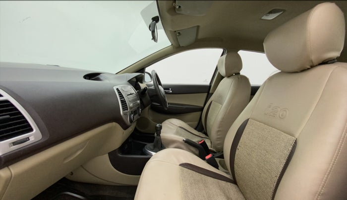 2011 Hyundai i20 MAGNA 1.2, Petrol, Manual, 85,281 km, Right Side Front Door Cabin