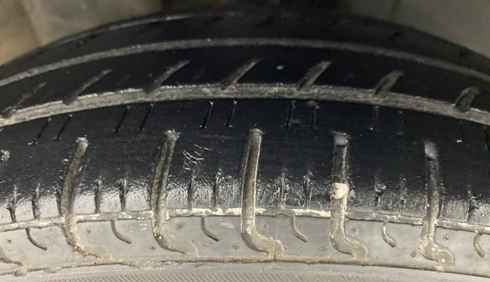 2017 Datsun Redi Go T (O), Petrol, Manual, 56,622 km, Right Front Tyre Tread