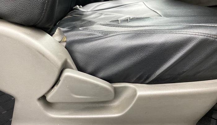 2017 Datsun Redi Go T (O), Petrol, Manual, 56,622 km, Driver Side Adjustment Panel