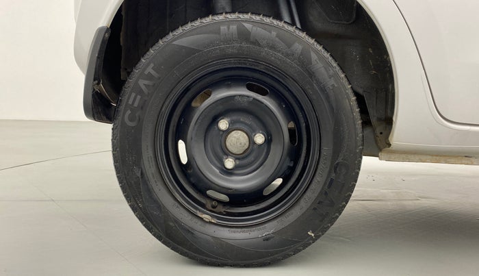 2017 Datsun Redi Go T (O), Petrol, Manual, 56,622 km, Right Rear Wheel