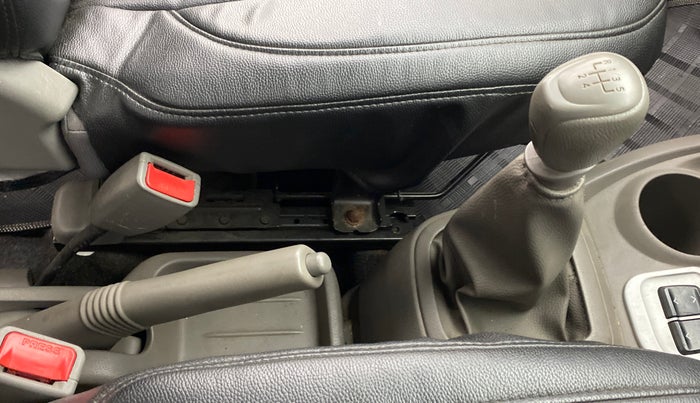 2017 Datsun Redi Go T (O), Petrol, Manual, 56,622 km, Gear Lever