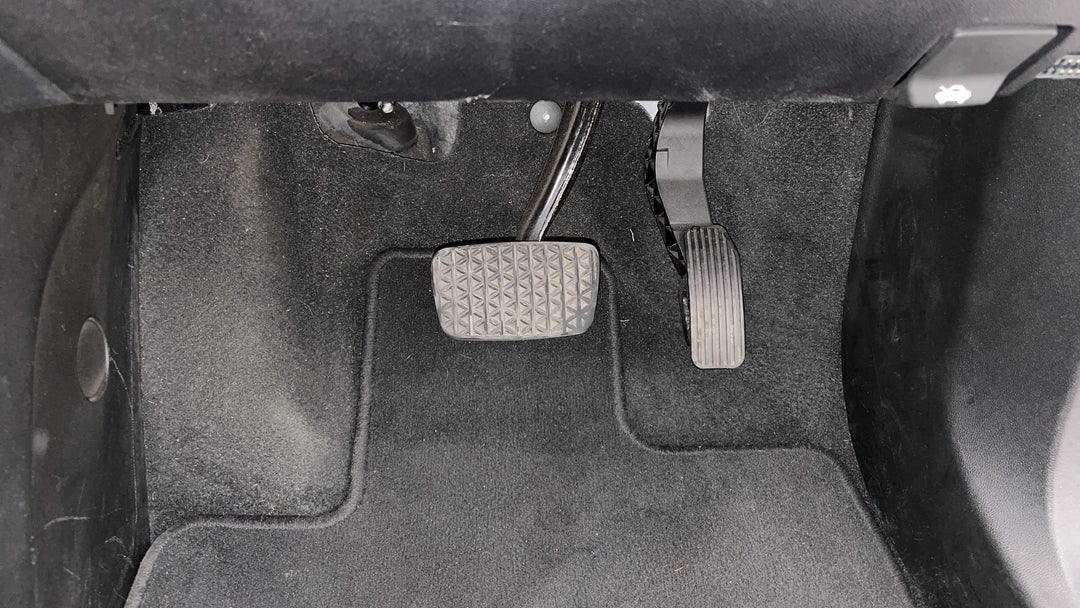 2018 Holden Equinox Ls Plus (fwd), Automatic, 79220 km, Pedals and Footmat