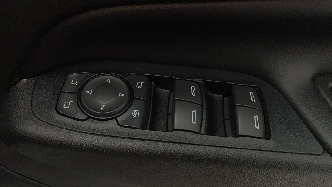 2018 Holden Equinox Ls Plus (fwd), Automatic, 79220 km, Drivers Side Door Panel Controls