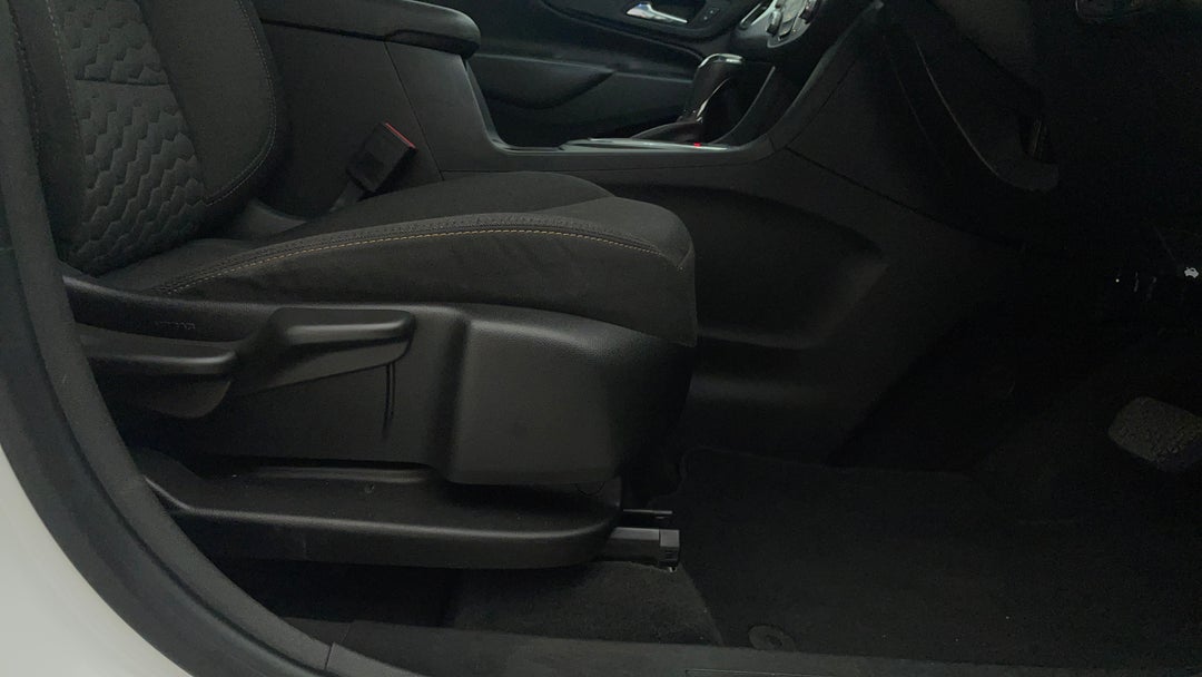 2018 Holden Equinox Ls Plus (fwd), Automatic, 79220 km, Drivers Side Adjustment Panel