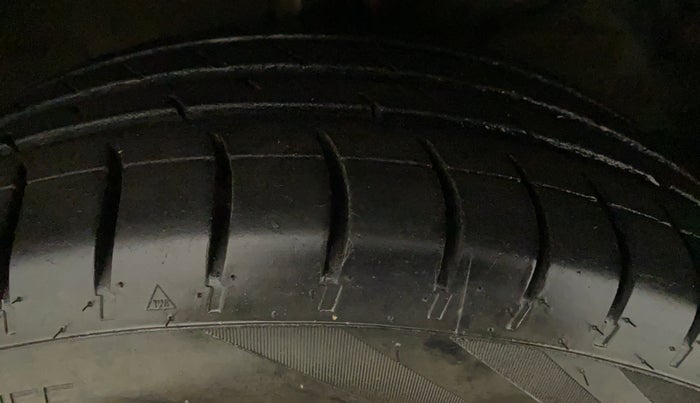 2019 Maruti XL6 ZETA AT, Petrol, Automatic, 1,03,396 km, Left Rear Tyre Tread