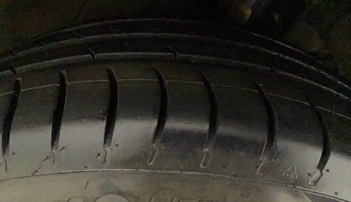 2019 Maruti XL6 ZETA AT, Petrol, Automatic, 1,03,396 km, Right Rear Tyre Tread
