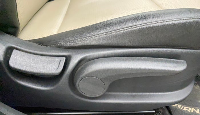 2018 Hyundai Verna 1.6 VTVT SX O, Petrol, Manual, 49,234 km, Driver Side Adjustment Panel