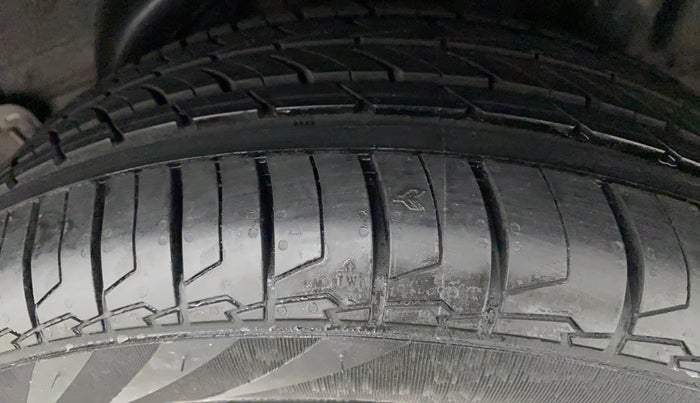 2018 Hyundai Verna 1.6 VTVT SX O, Petrol, Manual, 49,234 km, Left Rear Tyre Tread