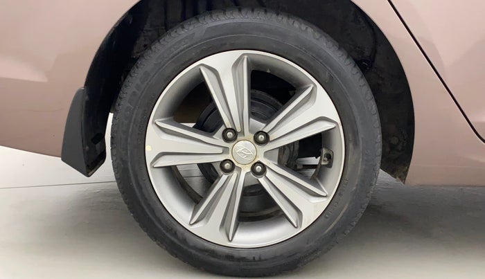 2018 Hyundai Verna 1.6 VTVT SX O, Petrol, Manual, 49,234 km, Right Rear Wheel
