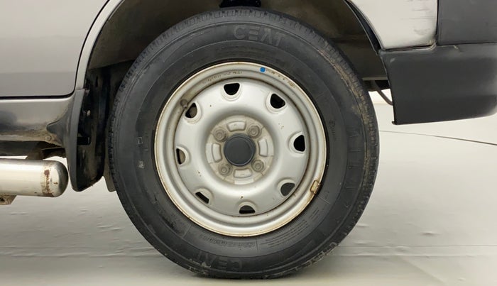 2015 Maruti Eeco 7 STR, Petrol, Manual, 28,883 km, Right Front Wheel