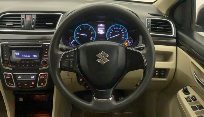 2015 Maruti Ciaz ZDI SHVS, Diesel, Manual, 76,403 km, Steering Wheel Close Up