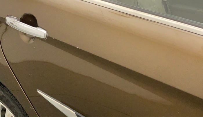 2015 Maruti Ciaz ZDI SHVS, Diesel, Manual, 76,403 km, Right rear door - Minor scratches