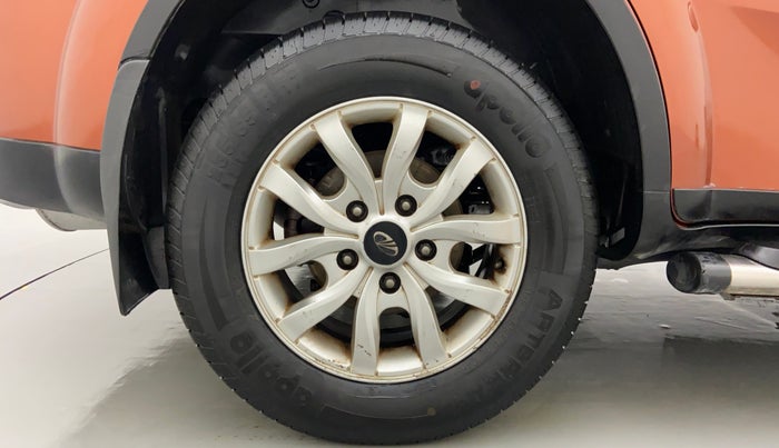 2015 Mahindra XUV500 W10, Diesel, Manual, 1,17,853 km, Right Rear Wheel